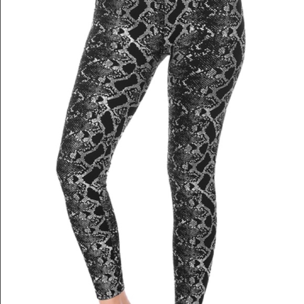 Fleece Lined Leggings in metallic snake